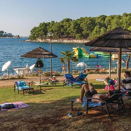 Stunning Apartment In Porec With Kitchen Apartment *