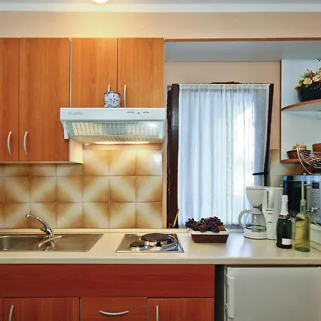 Stunning Apartment In Porec With Kitchen Apartment Nova Vas (Porec)