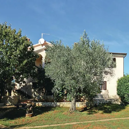 Stunning Apartment In Porec With Kitchen Apartment *